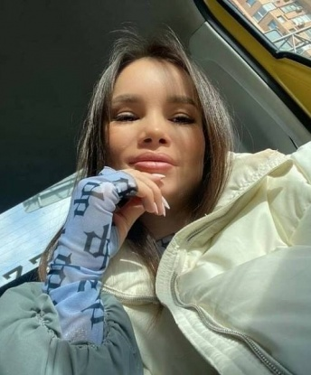 Живу в красивой Москве. Мои услуги не ограничены ничем, я готова окунуть тебя в мир наслаждения и страсти. У меня есть все, чтобы сделать твои фантазии реальностью. Искусные руки, чувственные губы, и, конечно же, неподдельная страсть. Отзывы о мне говорят сами за себя – мои клиенты остаются довольными и возвращаются снова и снова. Заходи на мои фото и увидишь, насколько сексуальной я могу быть. Не медли, давай встретимся и погрузимся в мир наслаждения вместе! 💋 Вероника
